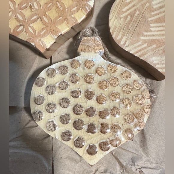 New Set of 3 mango wood ornaments, Sam + Ollie modern farmhouse, Christmas, gift - Picture 6 of 14